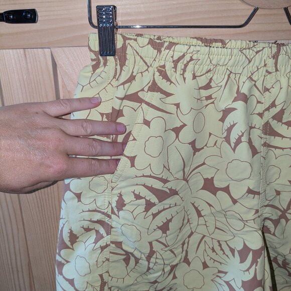 Patagonia Baggies Shorts Womens Small Yellow Tropical Floral 4.5" Active Water - Picture 3 of 7